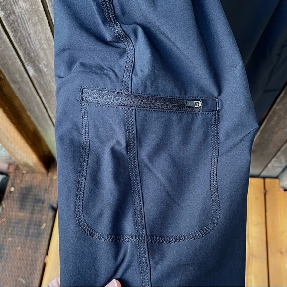 Eddie Bauer Wm's Fleece Lined Cargo Jogger Pants in Black Sz 6 - Picture 5 of 16